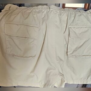 Cabela's Men's Cargo Shorts in Light Khaki